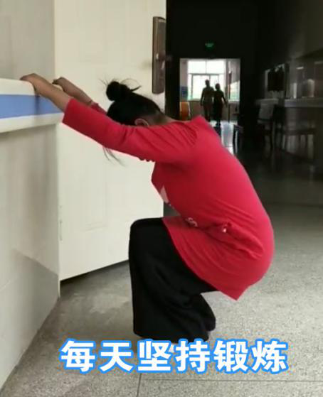 13歲女孩自幼患“腦癱”，行動受阻，經系統(tǒng)康復治療能獨立步行！