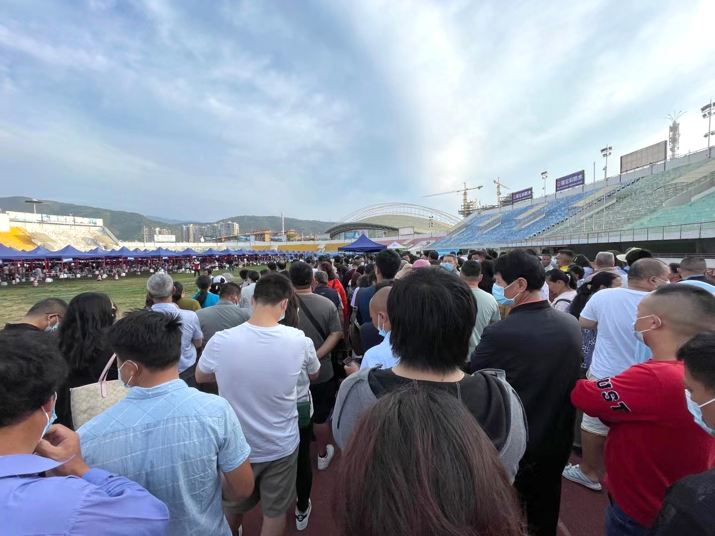 哇塞，這打疫苗的人氣鼎旺了~~